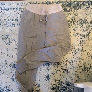 Lululemon grey scuba joggers- size 4- excellent condition